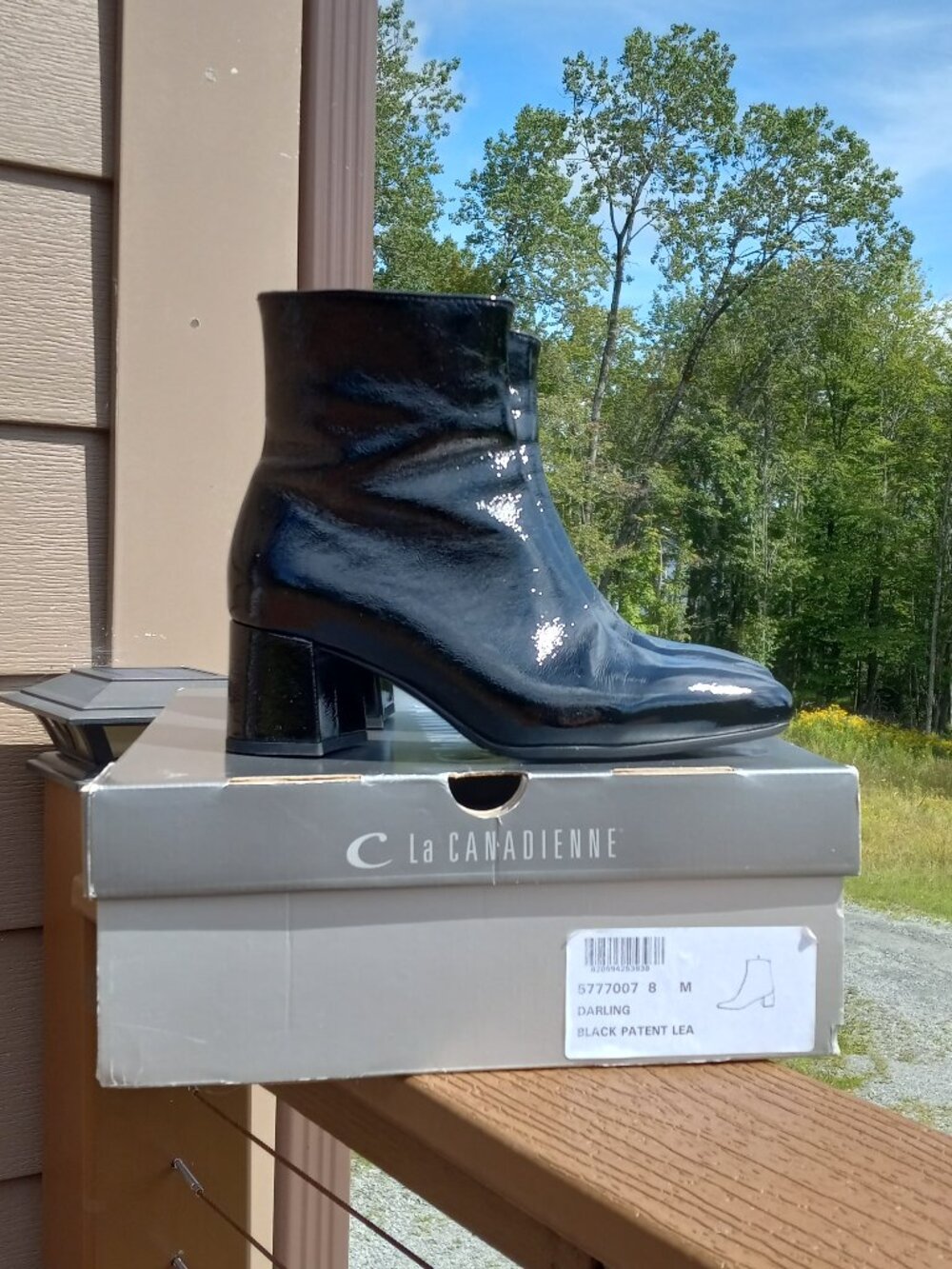La Canadienne Darling Black Patent Leather Pointy Toe Boots Sz 8 M RUNS SMALL